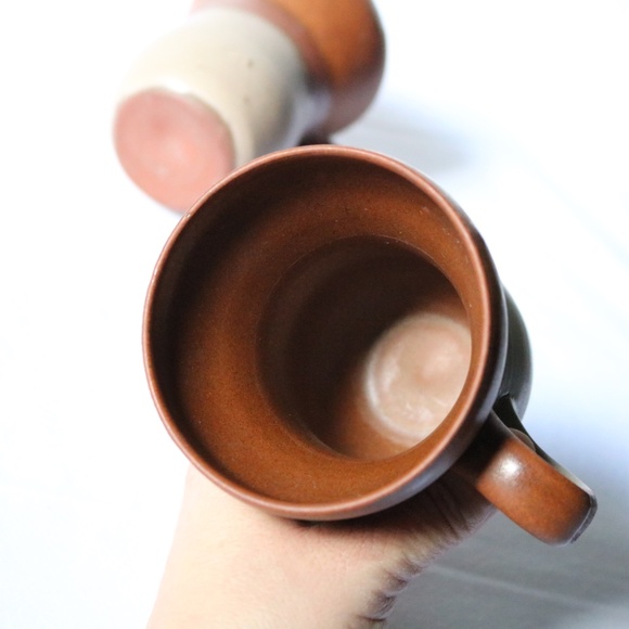 Set of 2 Handmade Pottery Earthenware Coffee Tea Mugs Signed by Artist Brown - Picture 6 of 10